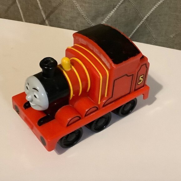 Thomas & Friends James Engine Toy Train  4” x 2” Red & Black - Picture 2 of 9